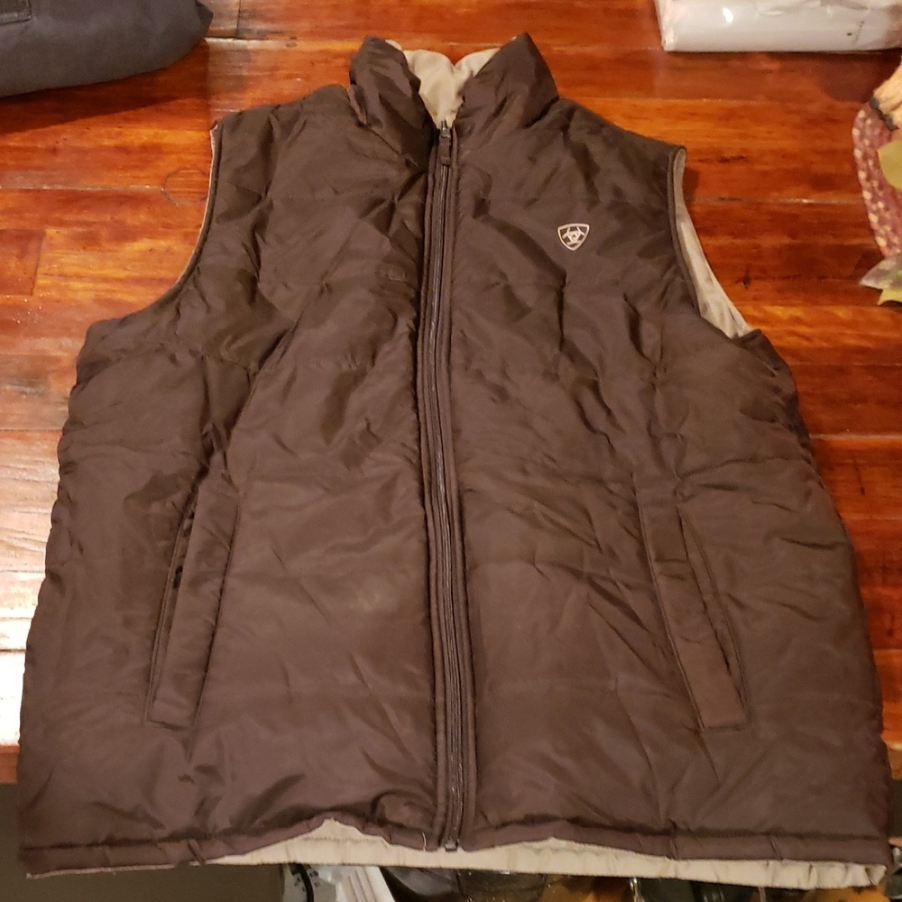 Ariat Men's Brown/tan Reversable Quilted Vest